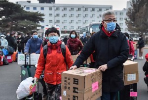 Professionais de saúde aumentam esforços para controlar o novo coronavírus