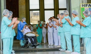 o senhor Ermando Piveta, de 99 anos, ex-integrante da Força Expedicionária Brasileira (FEB), recebeu alta da COVID-19 no Hospital das Forças Armadas (HFA)