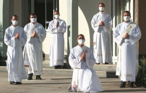 Padres-m&aacute;scaras