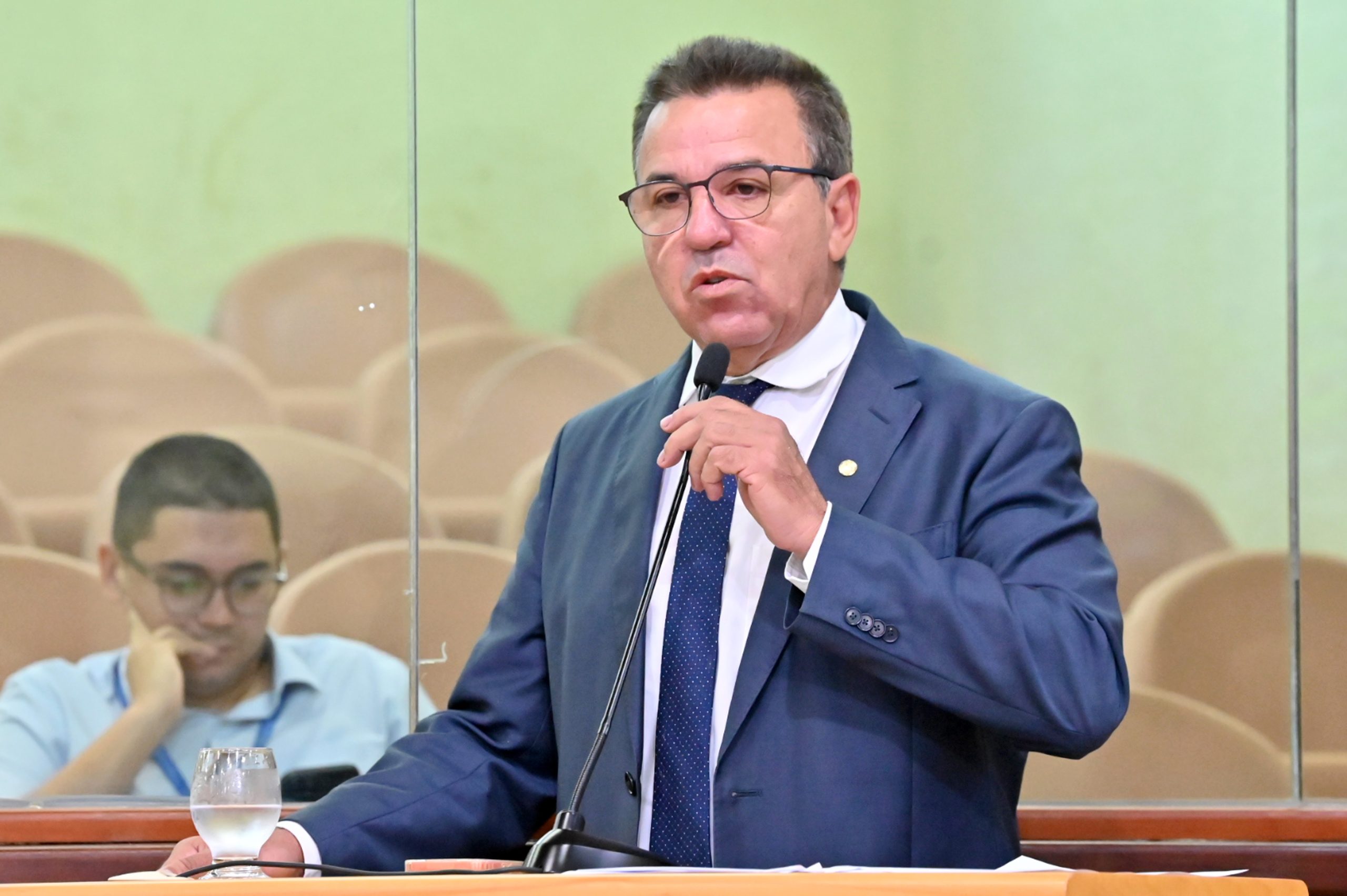 Luiz Eduardo critica saúde, Consórcio Nordeste e gastos federais